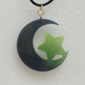 Pendentif lune et étoile en résine