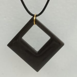 Pendentif carré noir brillant