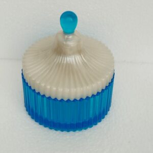 Boîte bleue avec couvercle blanc et bouton bleu - Résine époxy