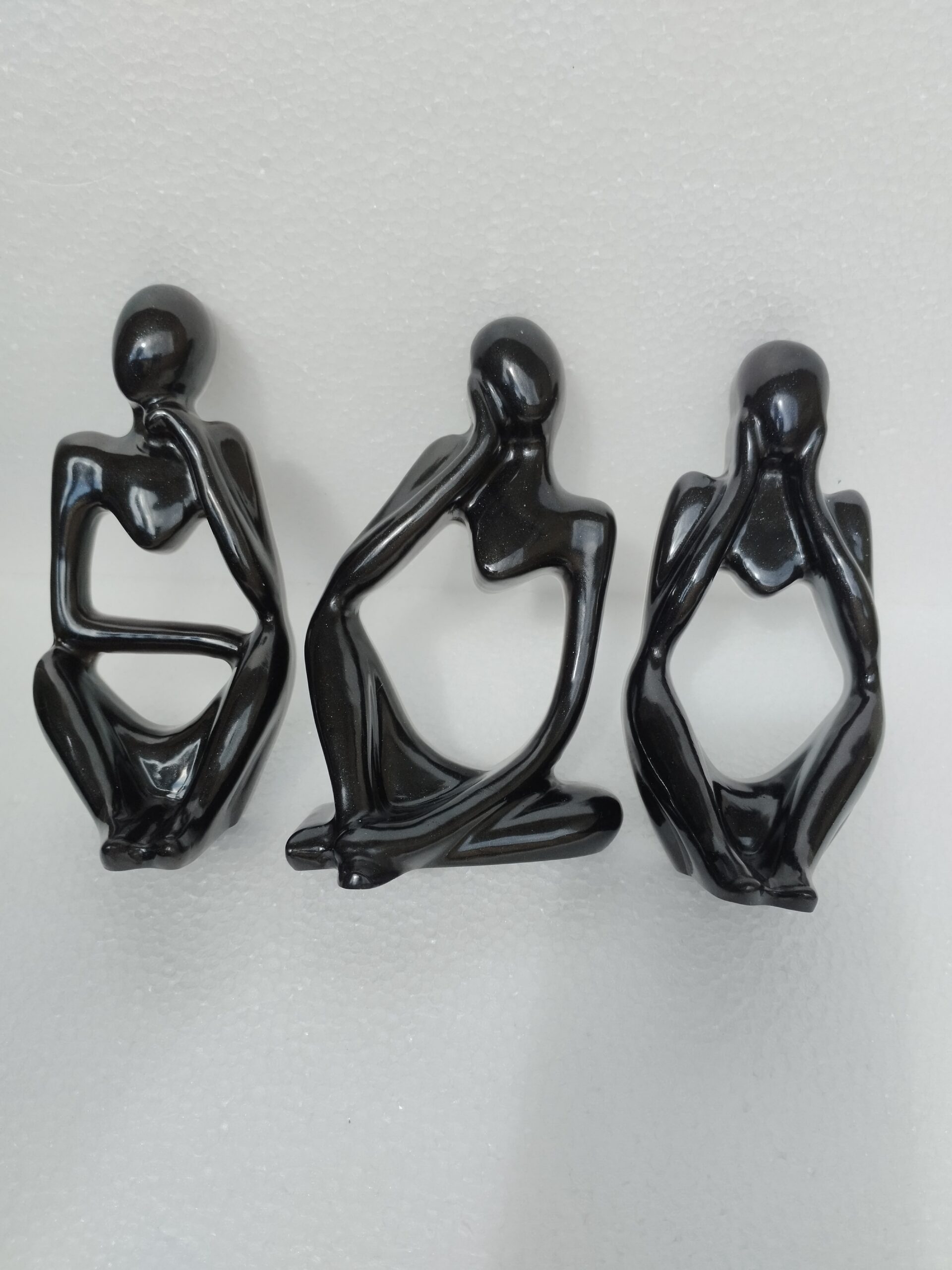 Trio de Sculptures Contemplatives en Résine Époxy Noire