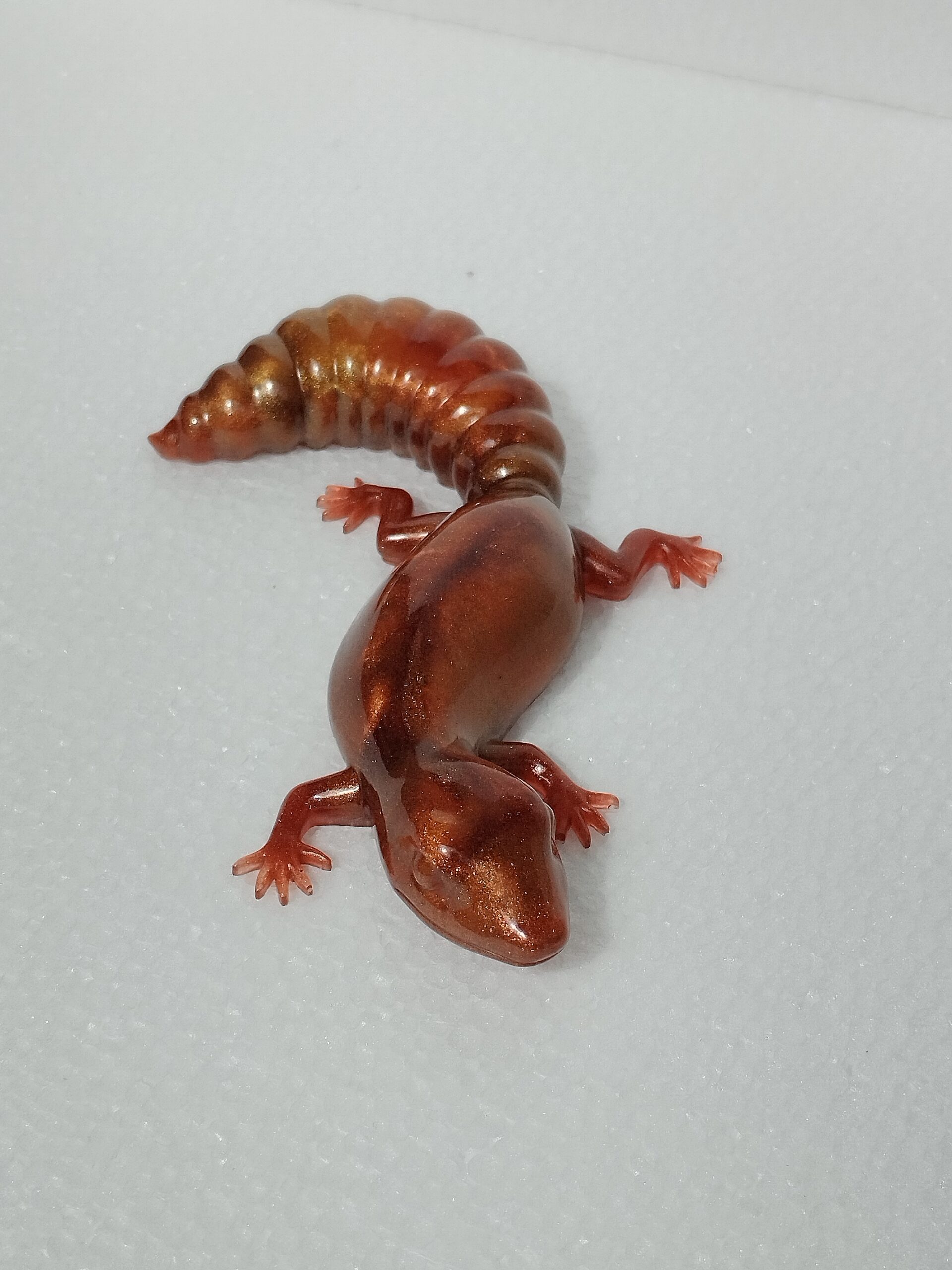 Lézard Décoratif en Résine Époxy Cuivré et Doré – Image 2