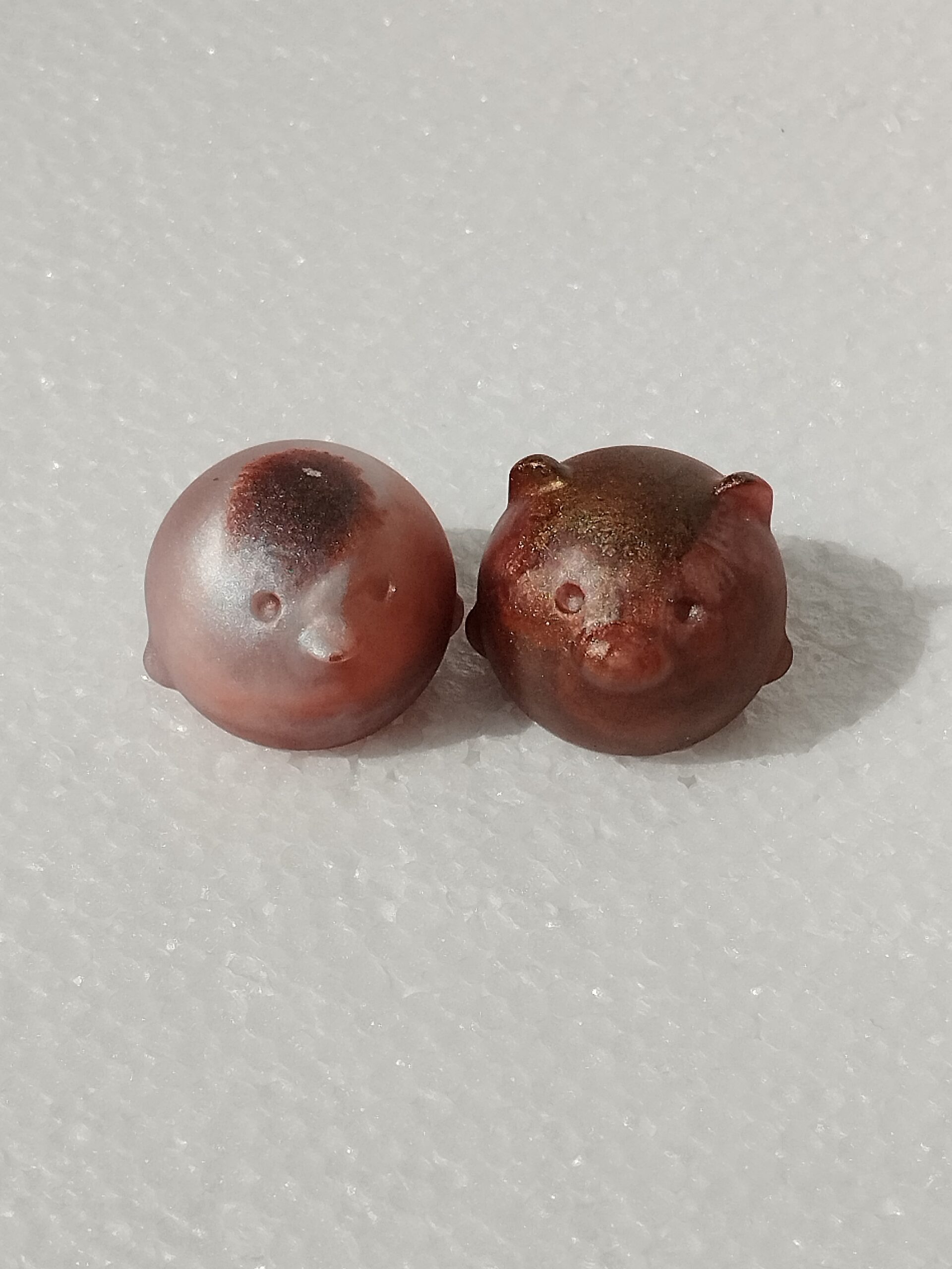 Mini Têtes d'Animaux en Résine – Teintes Cuivrées et Irisées – Image 2