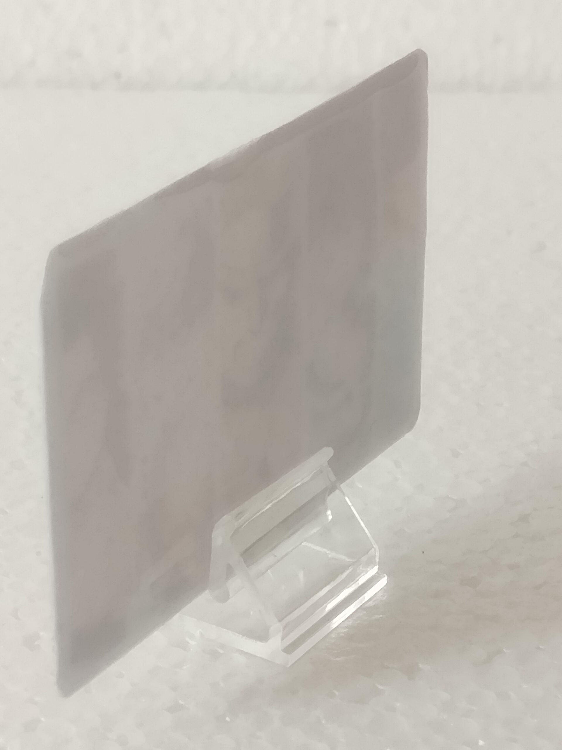 Carte MHA en résine époxy sur socle transparent – Image 2